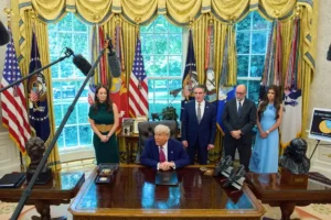 condena-noem-comentarios-de-sheinbaum-sobre-protestas-en-los-angeles_0ff0ae4e-186b-4e9b-9fa0-dfeff815f7a6_media